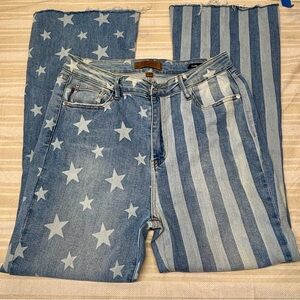 Judy Blue Stars and Stripes Flare Leg - Stretch Blue Jeans Size 13/31 Pre-owned